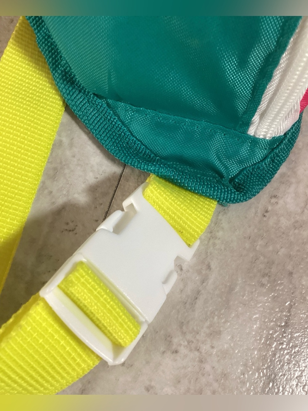Igloo Retro Fanny Pack Cooler - Picture 7 of 8